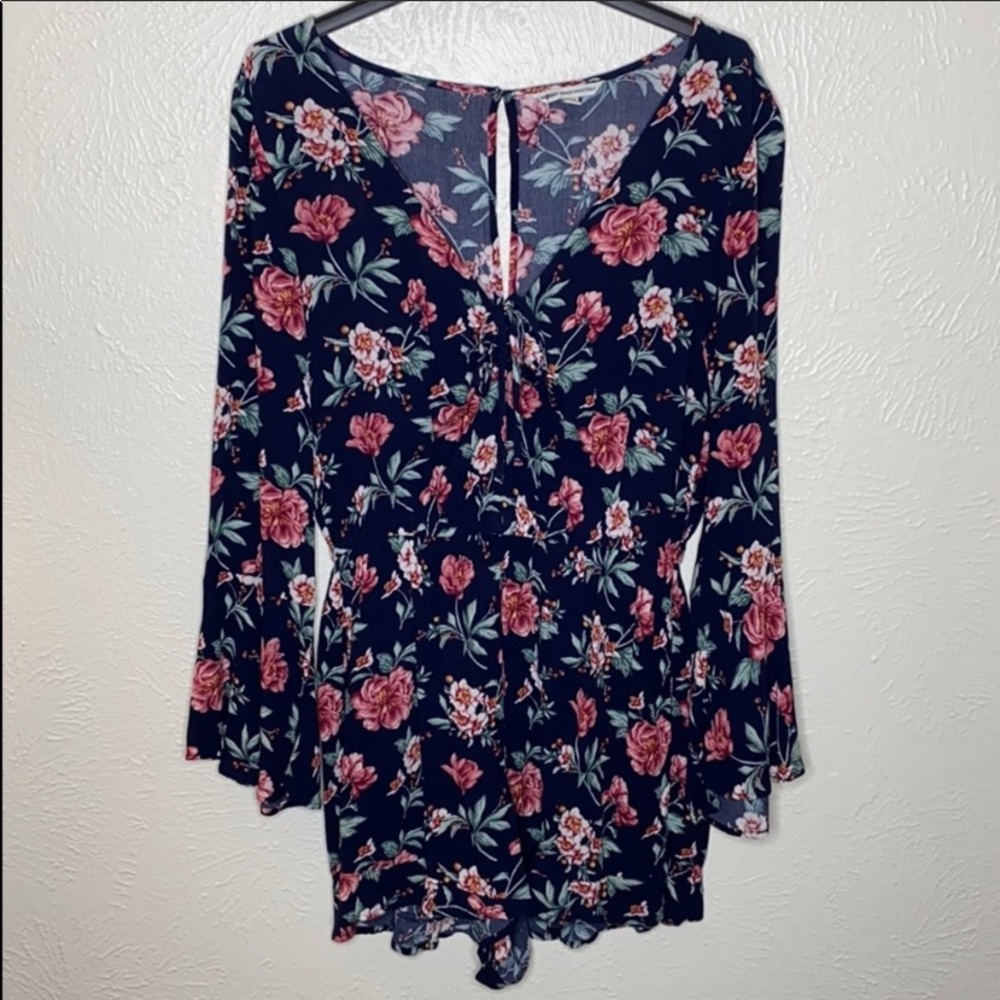 American Eagle Floral Romper Medium Keyhole Back